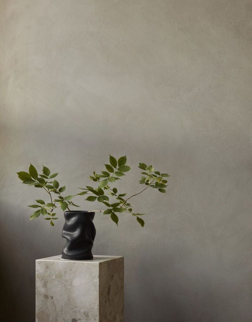 Ваза Collapse Vase h20 Black